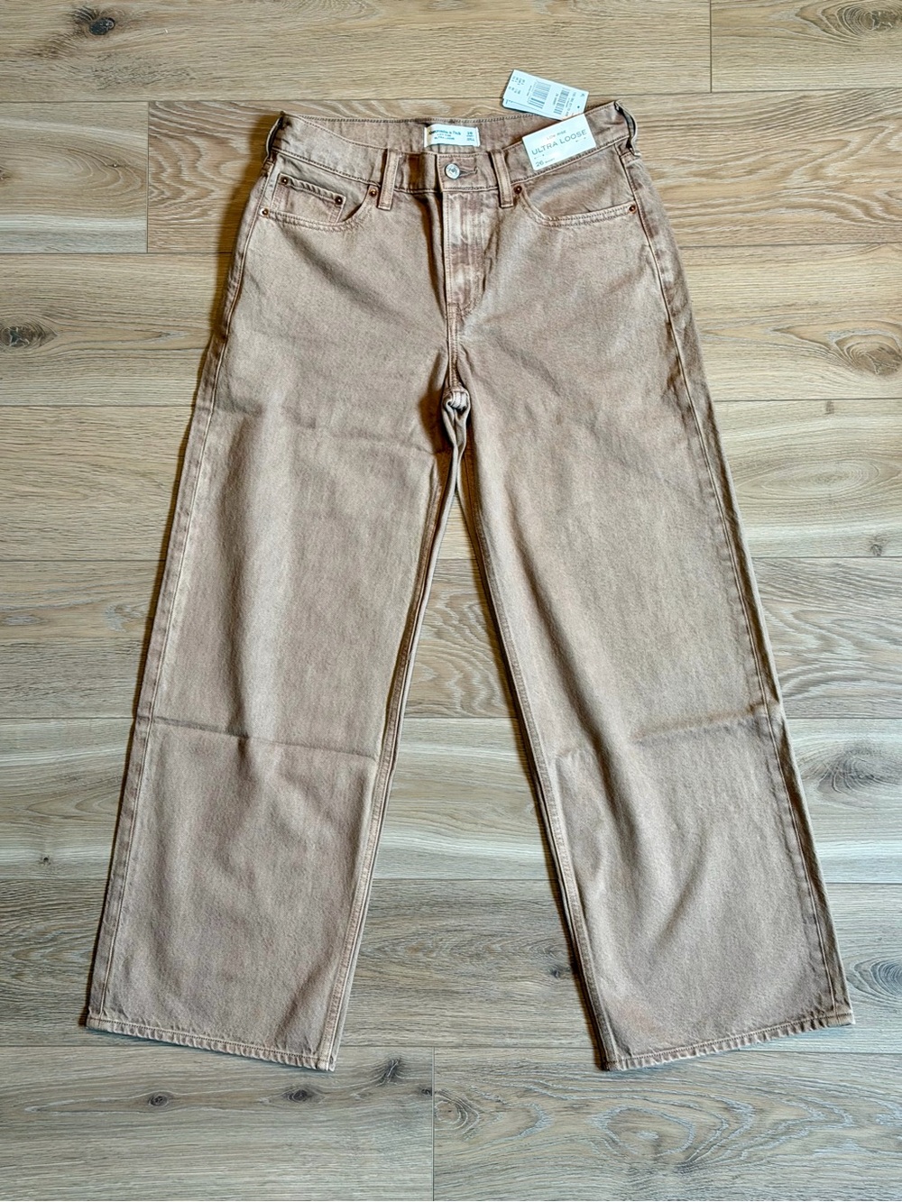 Abercrombie Low Rise Ultra Loose Jean (26 Short, Classic) - Picture 4 of 6